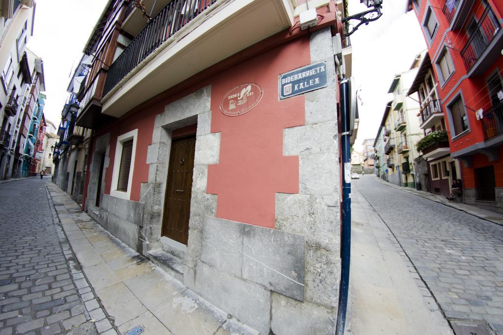 Andra Mari Apartamentu Turistikoak Bermeo Værelse billede